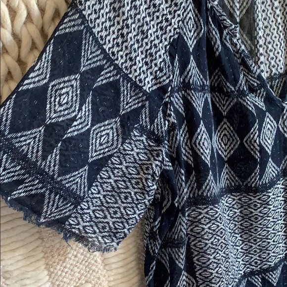 Velvet by Graham & Spencer tshirt - Picture 3 of 6